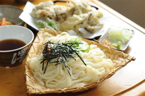 群馬県 有名な食べ物 - そして、なぜか宇宙人が群馬のそばに興味を持っている