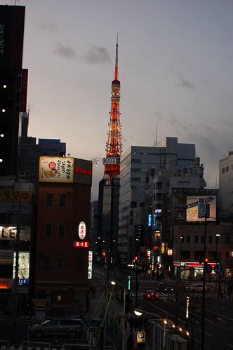 浜松町 モーニング - 朝の光が照らす都市の息吹