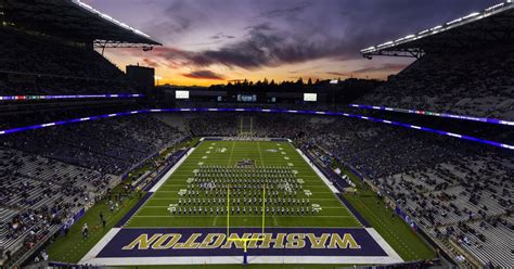 How to Watch UW Husky Football: A Guide to Enjoying the Game and Beyond